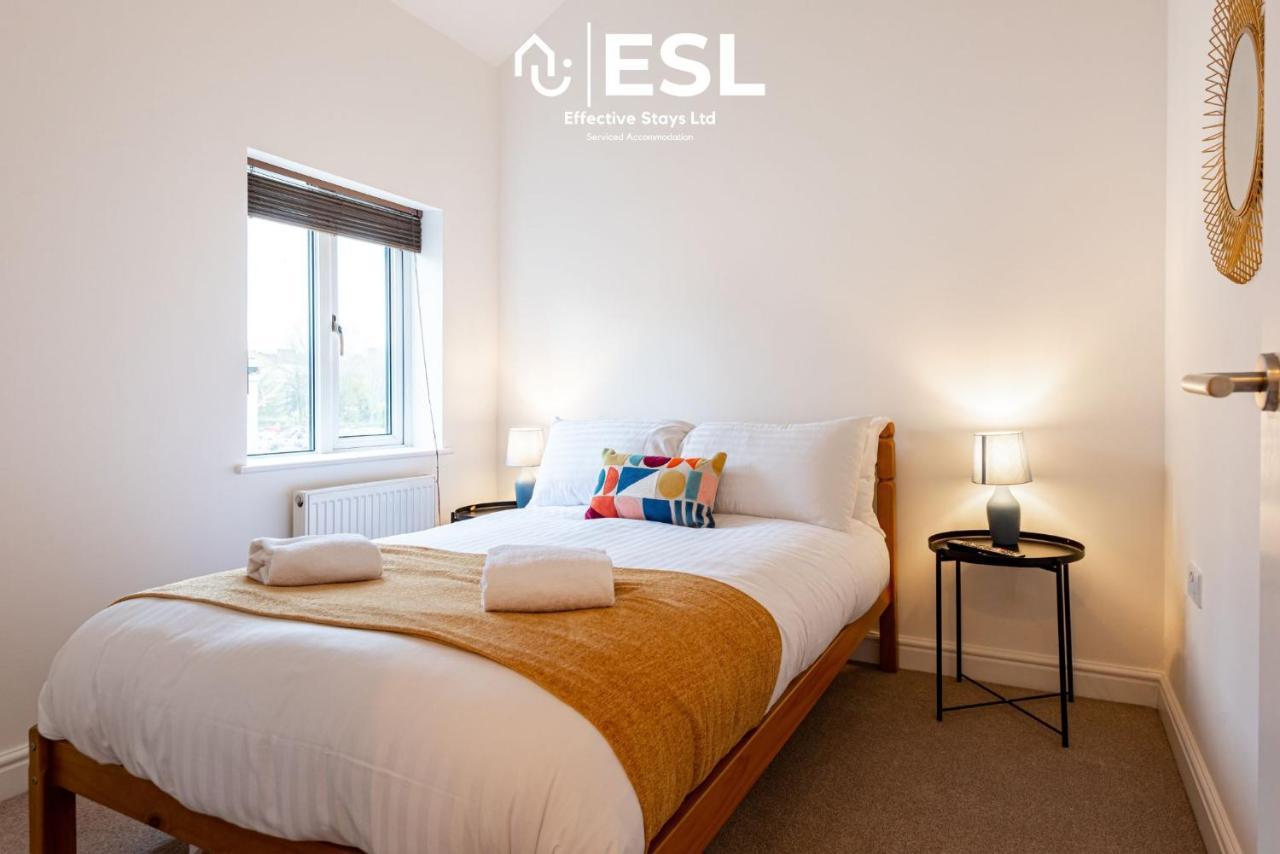 2 Bedroom Terrace Cottage, Parking, 5 Minutes Drive To Royal Shrewsbury Hospital Bagian luar foto