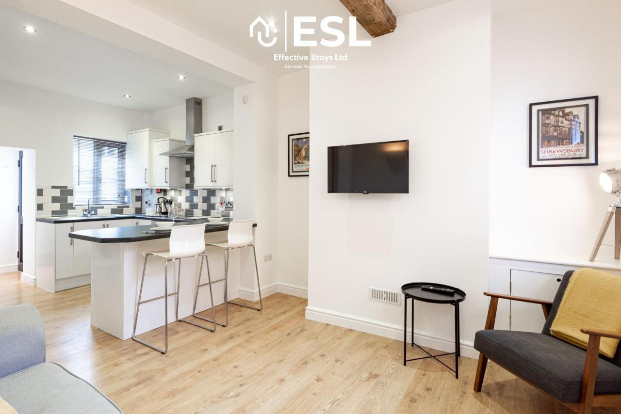 2 Bedroom Terrace Cottage, Parking, 5 Minutes Drive To Royal Shrewsbury Hospital Bagian luar foto