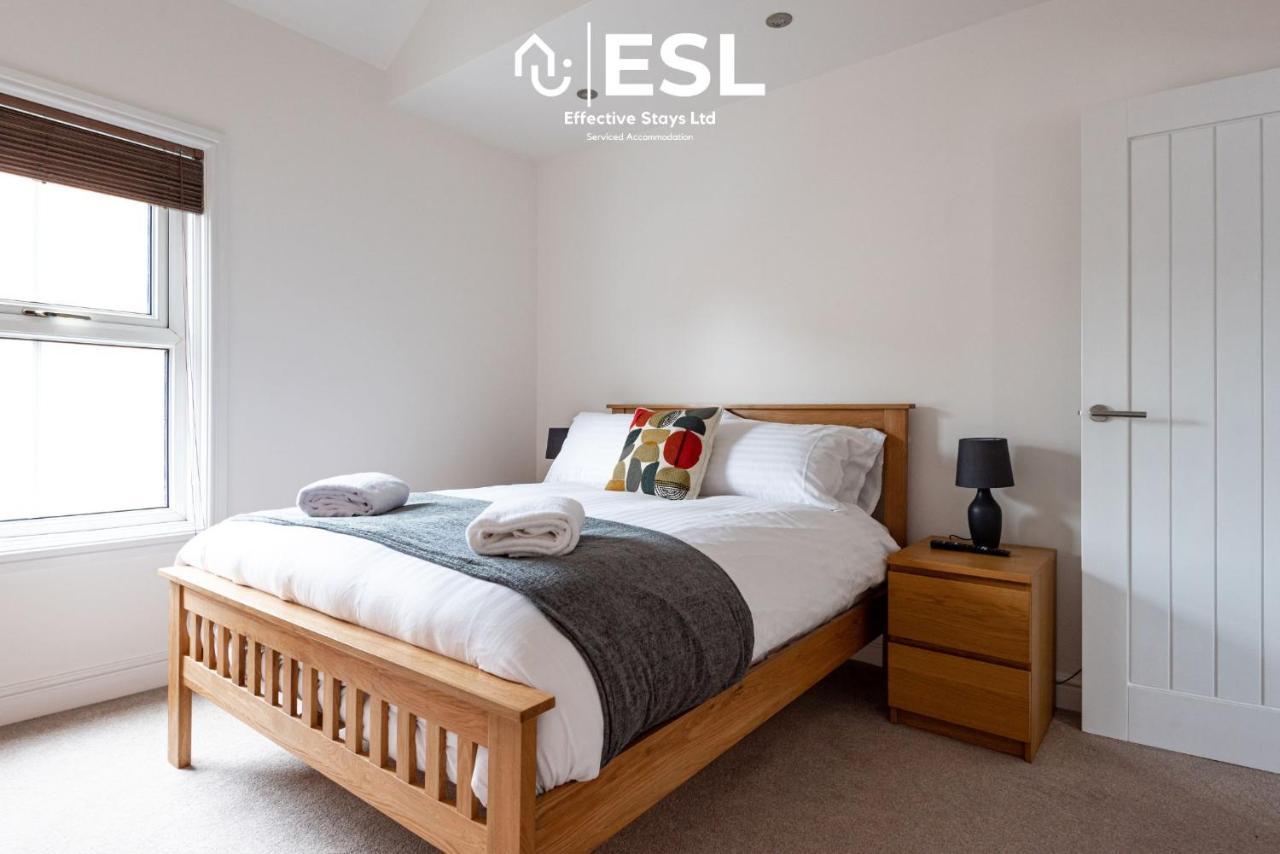 2 Bedroom Terrace Cottage, Parking, 5 Minutes Drive To Royal Shrewsbury Hospital Bagian luar foto